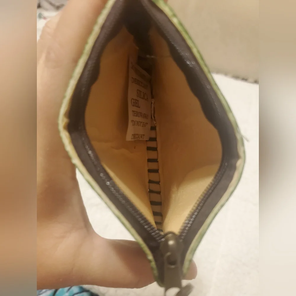 NWOT green leather coin purse - Picture 3 of 5